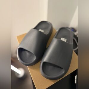 Yeezy slides size 8 slate grey
